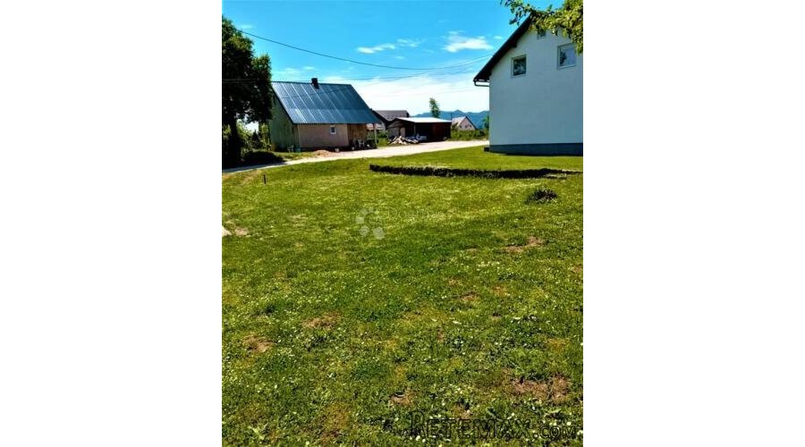 Odlična loacija - 3