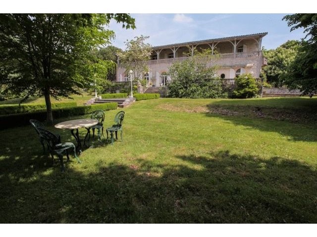 Impressive 5 Bed Charentaise Manor..