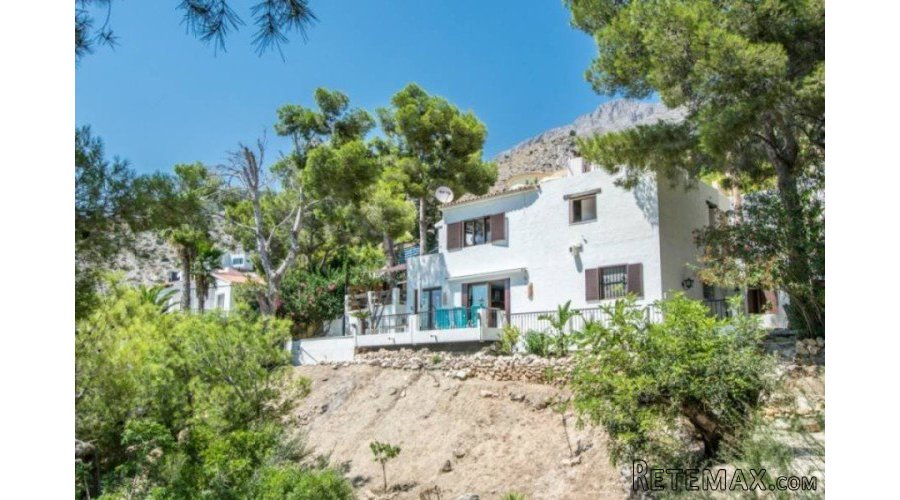 Beautiful Ibiza-style villa with spectacular views in..