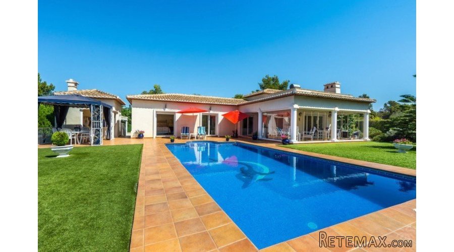 This immaculately maintained property is located within a..