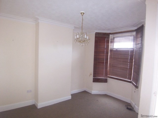 3 bedroom house in SHEERNESS - 2