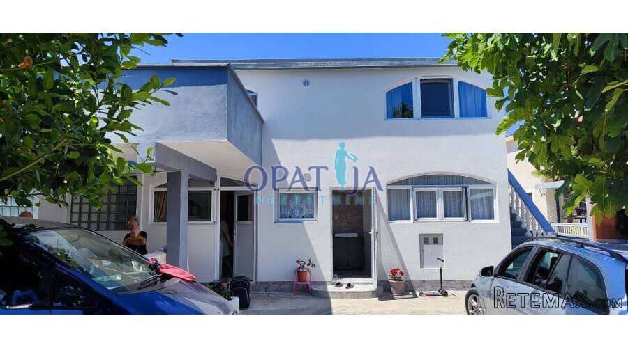 Vir, Kuća sa tri aprtmana, 350m do mora