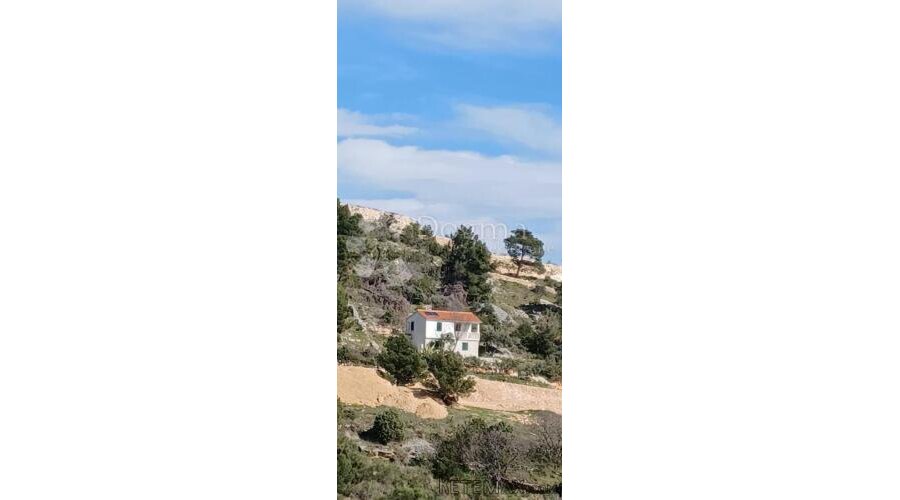 GRAĐEVINSKO ZEMLJIŠTE OTOK BRAČ JUŽNA STRANA 758m2 - 2