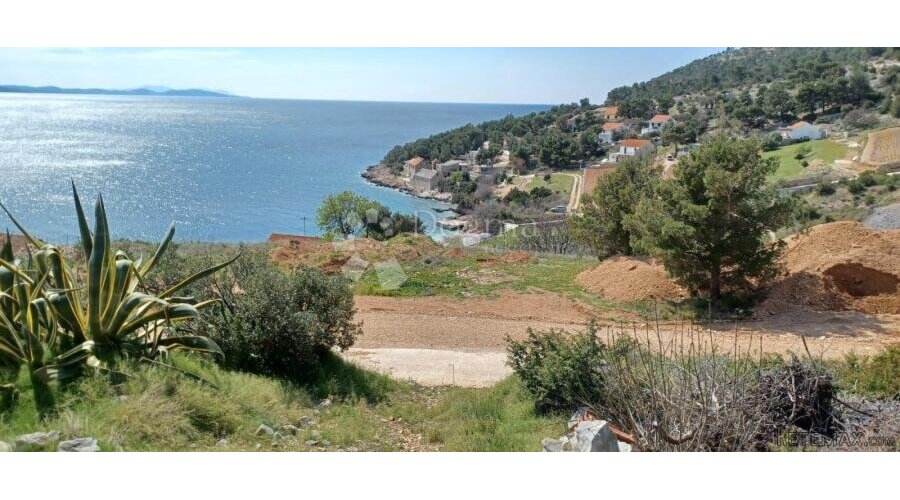 GRAĐEVINSKO ZEMLJIŠTE OTOK BRAČ JUŽNA STRANA 758m2 - 3