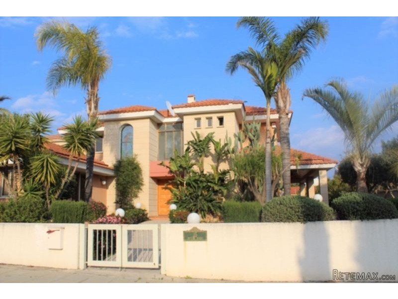 Villa in Kaloyirous