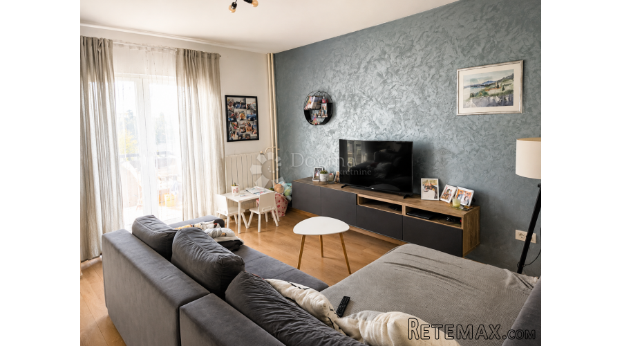 Pazin - Renoviran stan 60 m² s 2 terase |Parking