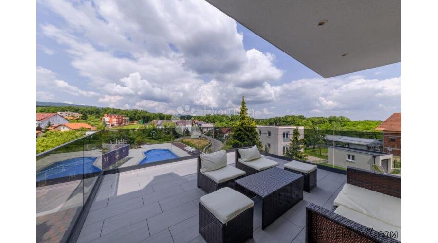 ZAGREB, MAKSIMIR, LUKSUZAN STAN 40 M2 S BAZENOM