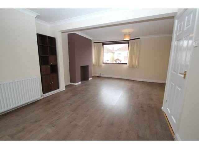 3 bedroom Property For Rent: Westfield.. - 2
