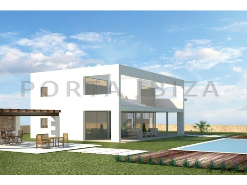 Plot in Cala Tarida with construction..