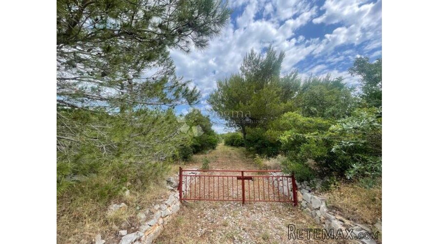VODICE - građevinsko zemljište na atraktivnoj lokaciji - 2