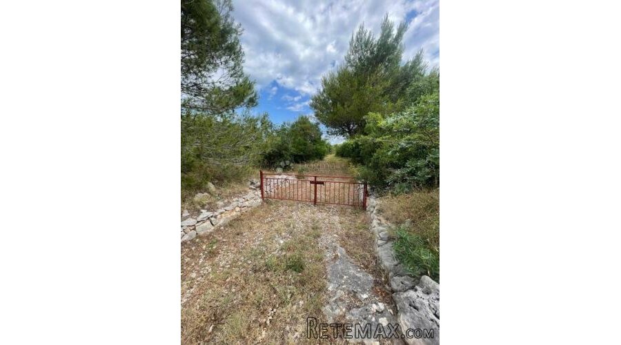 VODICE - građevinsko zemljište na atraktivnoj lokaciji - 3