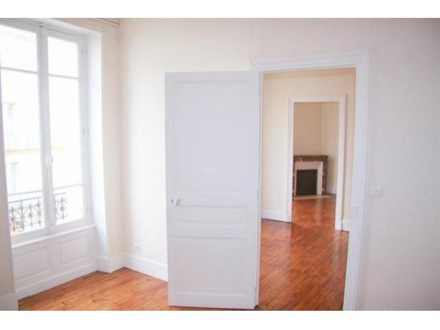 3 bedroom Flat For Sale: 63140..
