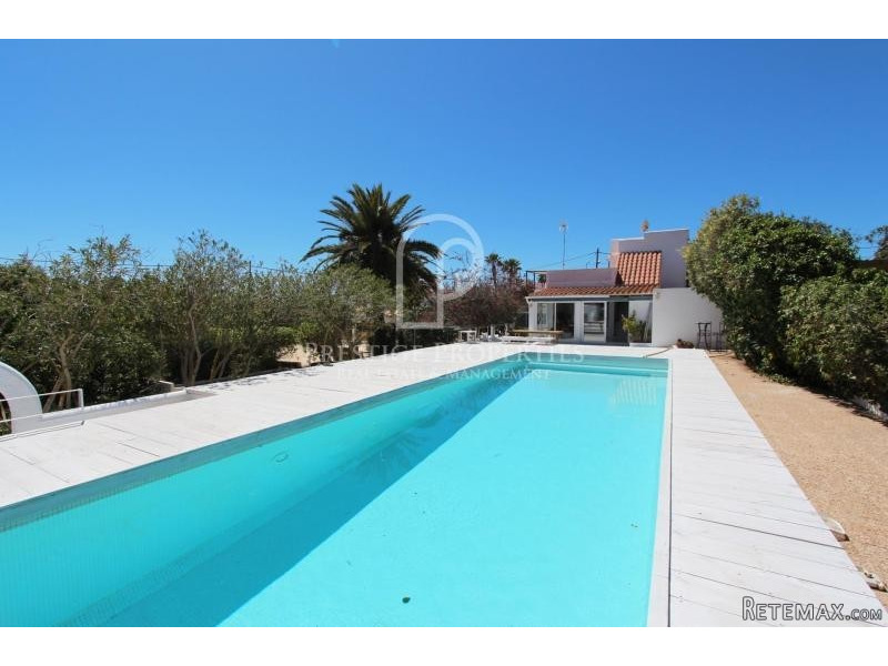 4 bedrooms house about 3 minutes from.. - 2