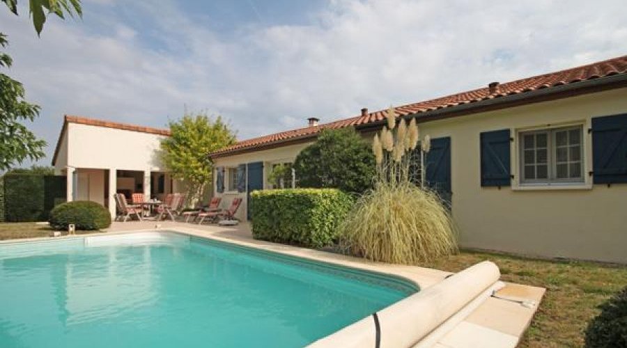 Les Forges (79) - Overlooking a golf course, modern bungalow.. - 2