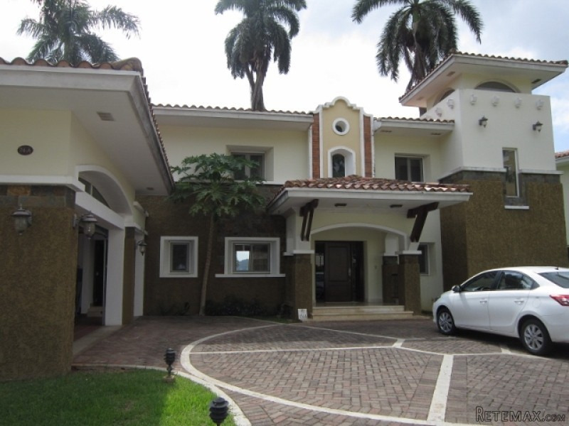 Spectacular Villa Tucan Country..