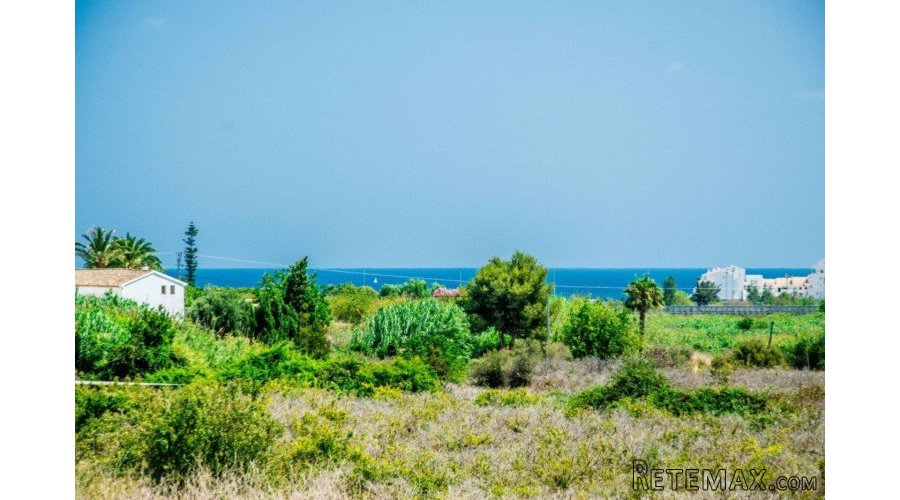 Large plot of 15.000m2 with beautiful sea views in Altea...