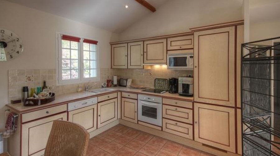 Les Forges (79) - Overlooking a golf course, modern bungalow.. - 9