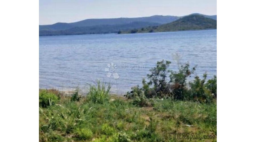 Hitno-zemljište sa građevinskom dozvolom, Starigrad