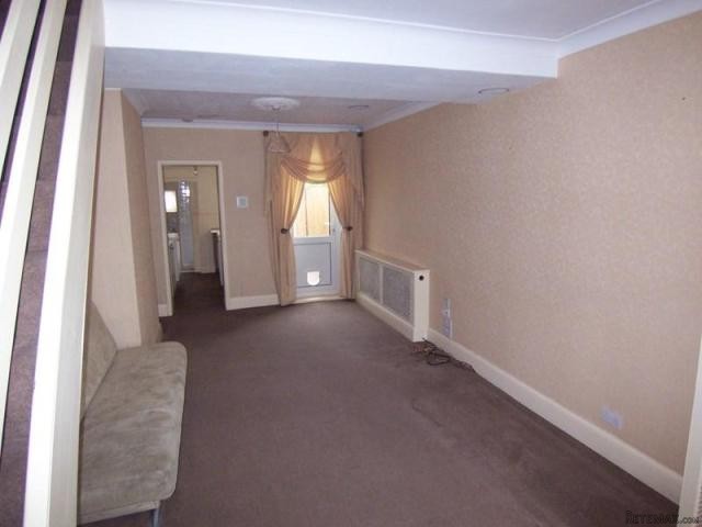 2 bedroom house in SHEERNESS - 2
