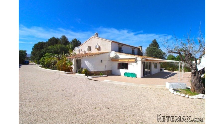 Completely renovated rustic house located in a quiet area.. - 3