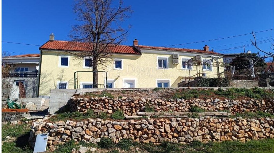 Hreljin, kuća sa 2 dvoetažna stana, okućnica, parking - 2