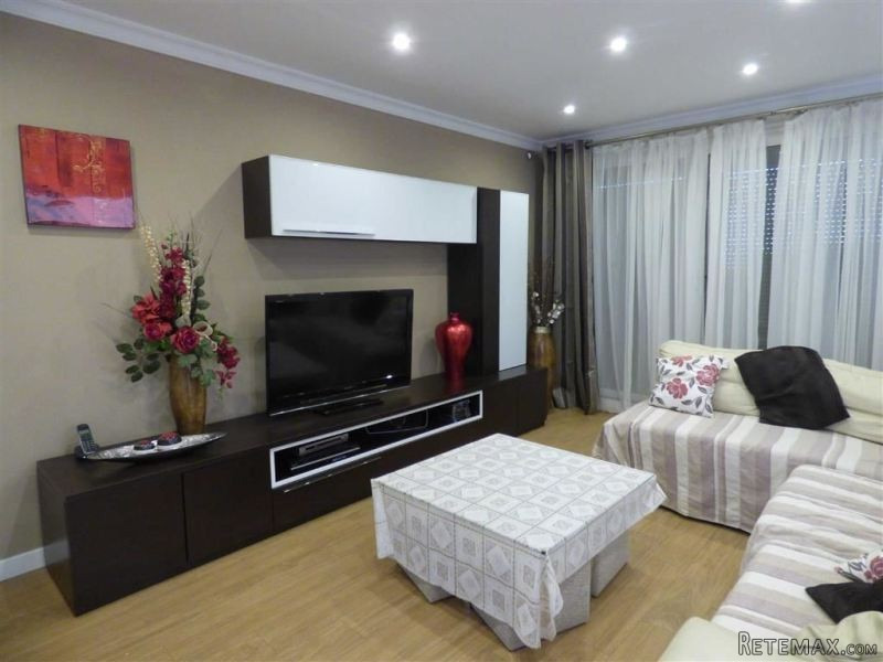 3 bed house in South District