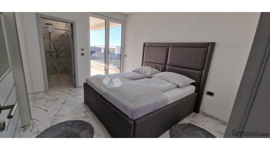 Vila s bazenom Zemunik - 3