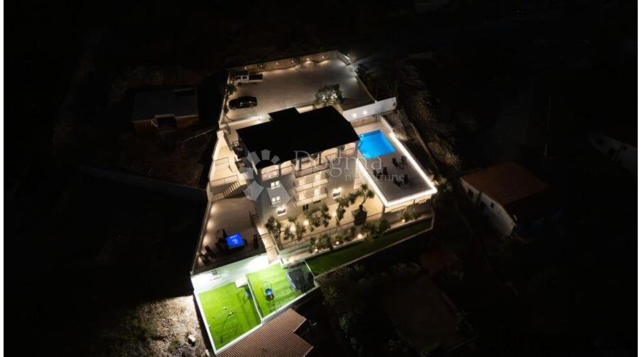SEVID -PROSTRANA VILLA 50M OD MORA S TOP POGLEDOM