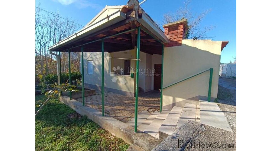 SAMOSTOJEĆA KUĆA NA ŠOLTI - 2