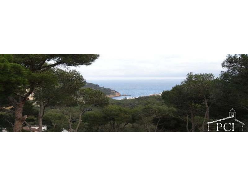 Very nice apartment located within a..