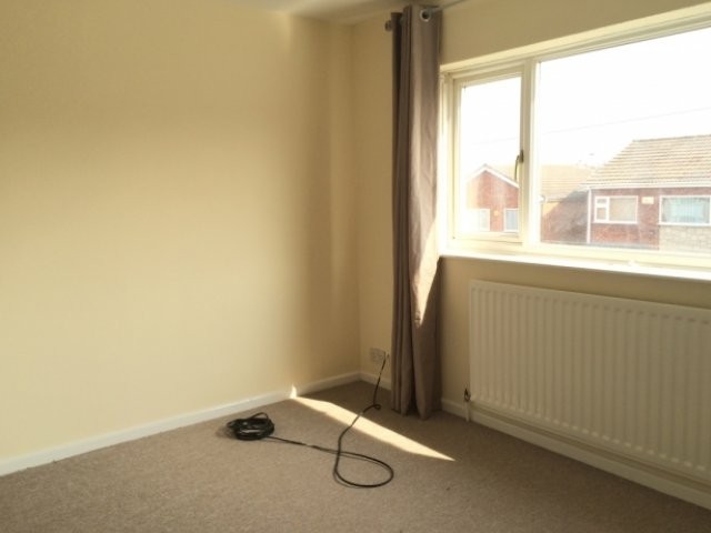 ROOM TO LET IN TRENCH - ALL BILLS.. - 2