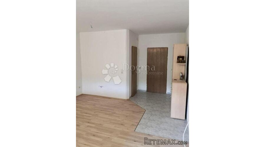MATULJI - STAN S BALKONOM U NOVIJOJ ZGRADI - 2