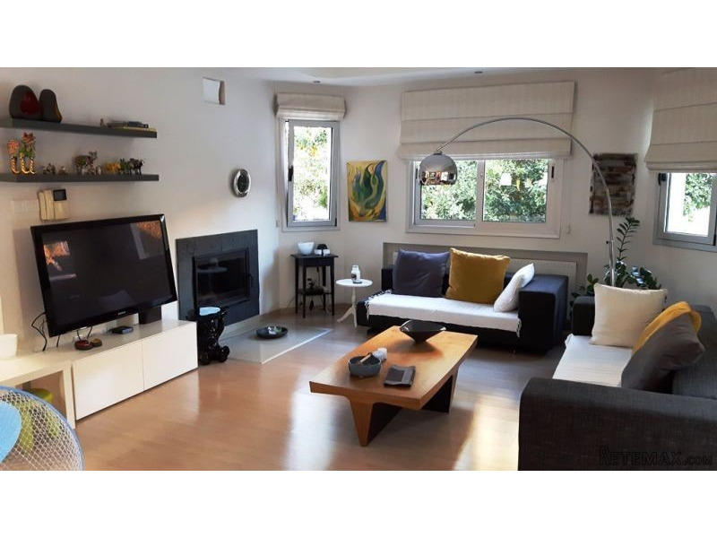 Contemporary and luxury villa on the..