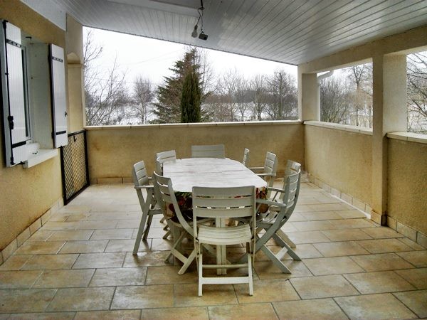 Detached Bungalow-Style Property Close.. - 2