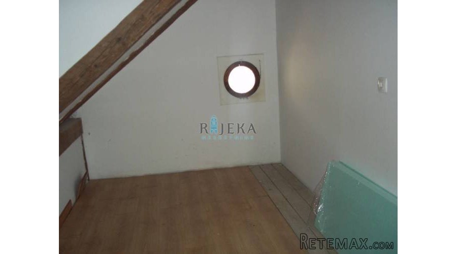 Gerovo, centar, potkrovlje za adaptaciju - 2
