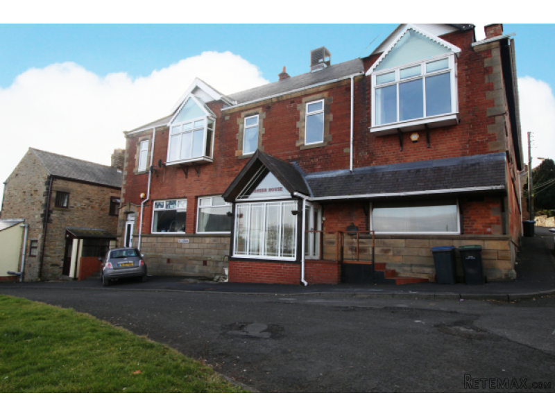 8 bedroom, Detached House house for sale