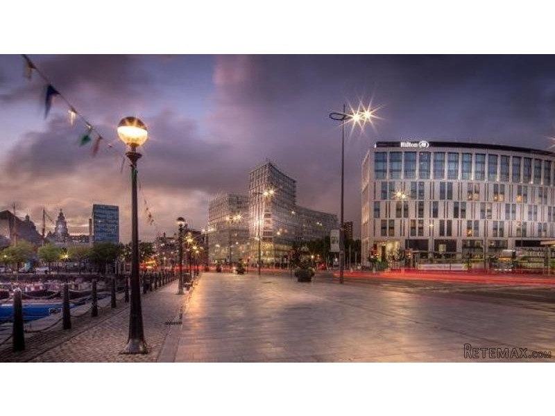 2 Bed Flat For Sale - 2