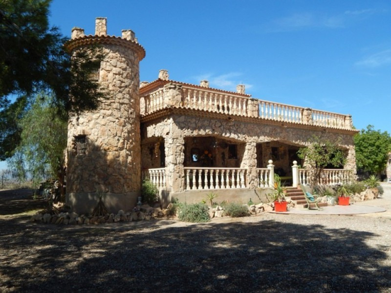 5 bedroom, 3 bathroom Finca / Country..