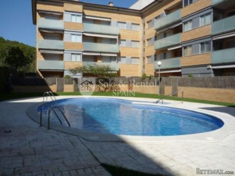 Fantastic 3 Bedrooms Flat With Swimming..