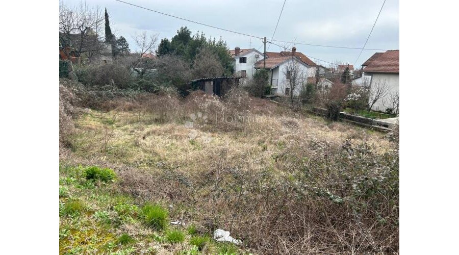Mali teren u samom centru Viškova - 3