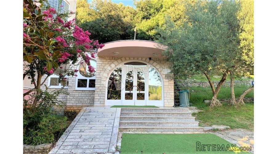 KRNICA – hotel i restoran uz obalu s tradicijom i odličnim r - 2