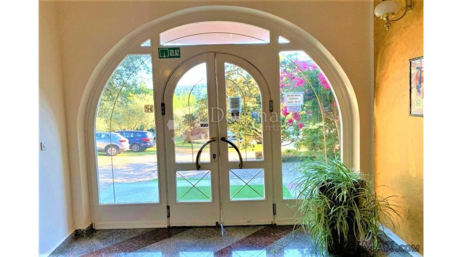 KRNICA – hotel i restoran uz obalu s tradicijom i odličnim r - 3