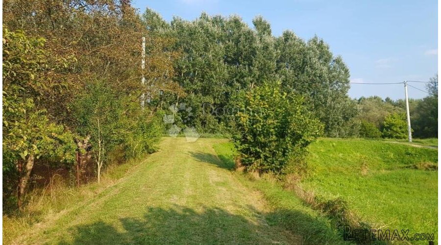 Drnek Velika Gorica 1700m2 uz Savu!