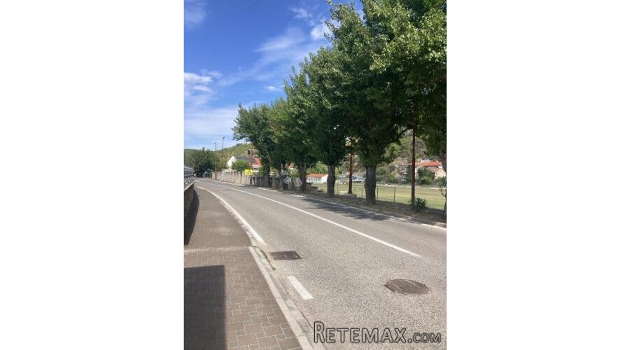 GRAĐEVINSKO ZEMLJIŠTE – CENTAR SKRADINA – 1.050 m²