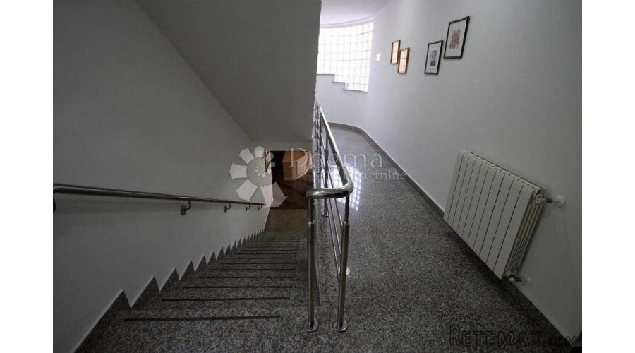 KRNICA – hotel i restoran uz obalu s tradicijom i odličnim r - 8