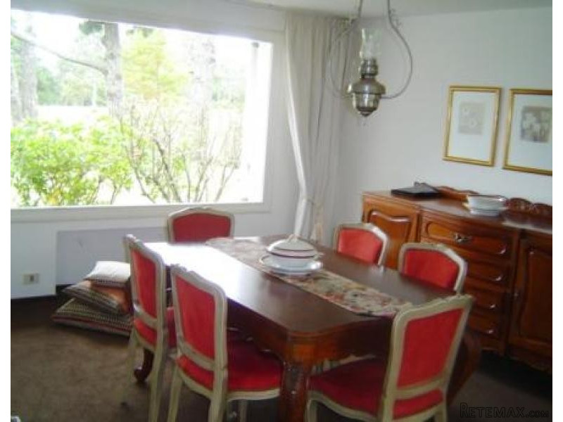 3 Bedroom House - For Rent - Golf - 2