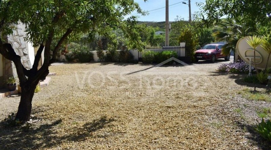 NEW & EXCLUSIVE TO VOSS HOMES - A lovingly maintained.. - 11