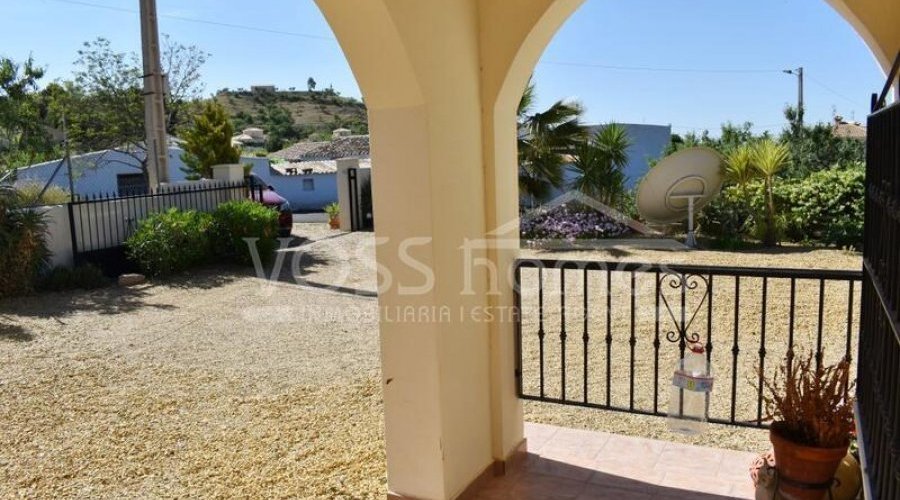 NEW & EXCLUSIVE TO VOSS HOMES - A lovingly maintained.. - 13