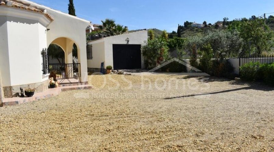NEW & EXCLUSIVE TO VOSS HOMES - A lovingly maintained.. - 16