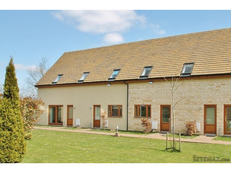2bed, Oaksey Park, Oaksey, Wiltshire..